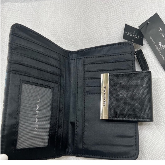 TAHARI RFID Bifold Wallet Vegan Leather - Picture 6 of 6